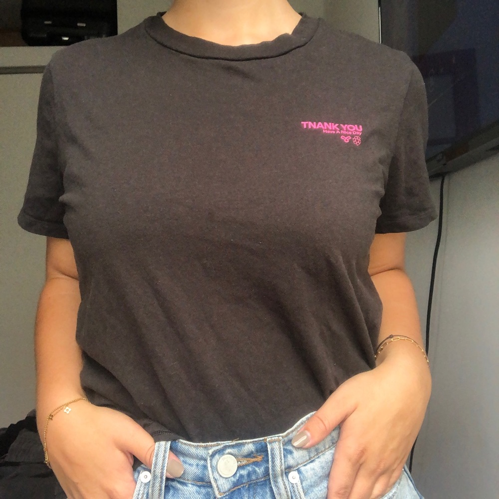 Aritzia TNA T-shirt
